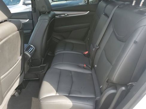 Used 2023 Cadillac XT6 Luxury image 29