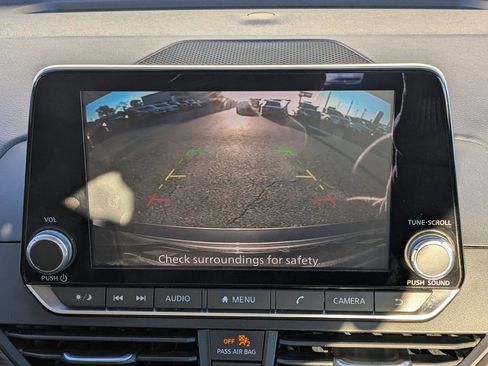 Used 2024 Nissan Altima 2.5 SV image 29