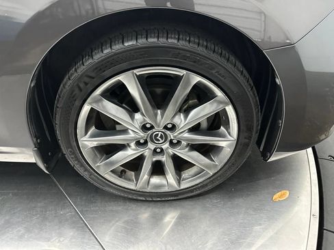Used 2018 MAZDA MAZDA3 Grand Touring w/ Premium Equipment Package FWD image 9