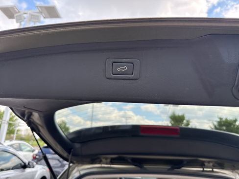 Used 2016 Subaru Outback 2.5i Limited AWD/4WD image 12