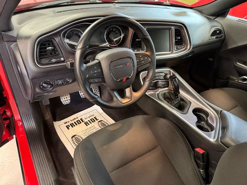 Used 2016 Dodge Challenger R/T RWD image 31