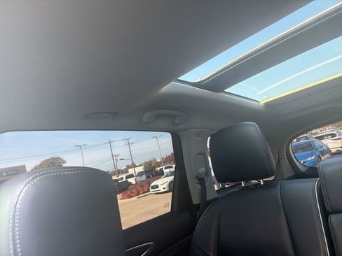 Used 2018 INFINITI QX60 FWD w/ Deluxe Technology Package image 17