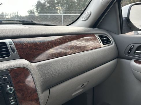 Used 2007 Chevrolet Tahoe LTZ w/ LTZ Preferred Equipment Group image 13