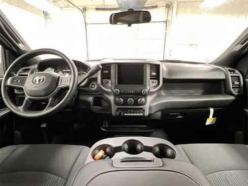 Used 2024 RAM 3500 Tradesman w/ Chrome Appearance Group image 9