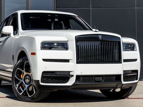 Used 2024 Rolls-Royce Cullinan Black Badge image 8