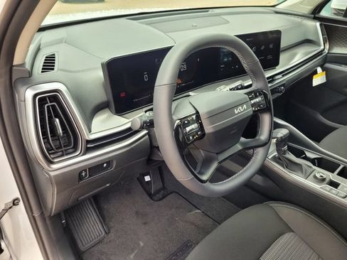 New 2026 Kia Sorento LX FWD image 9