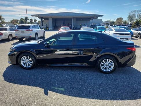 Used 2025 Toyota Camry LE image 13