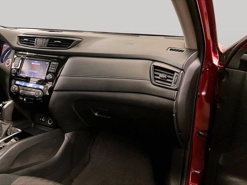 Used 2018 Nissan Rogue SV AWD/4WD image 15