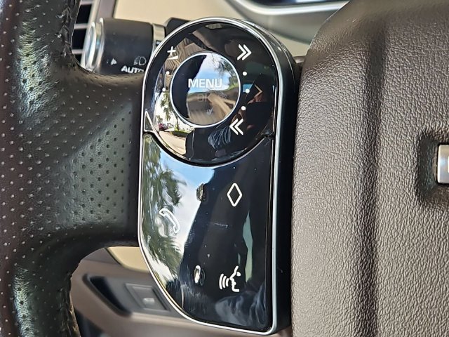 Used 2018 Land Rover Range Rover Sport SE AWD/4WD image 13