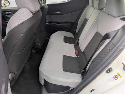 Used 2019 Toyota C-HR XLE FWD image 16