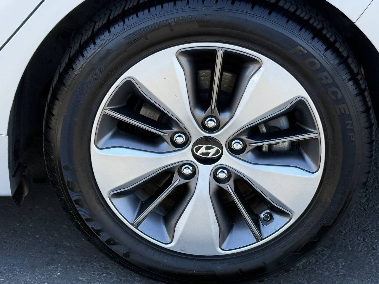Used 2018 Hyundai Ioniq Plug-In Hybrid FWD image 13