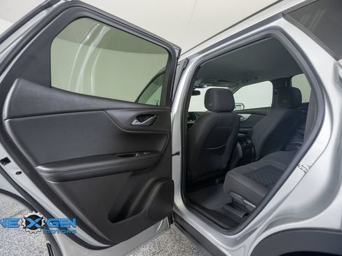Used 2019 Chevrolet Blazer LT AWD/4WD image 25
