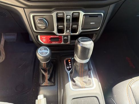 Used 2021 Jeep Gladiator Mojave AWD/4WD image 4