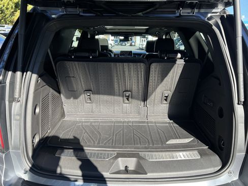 Used 2021 Chevrolet Tahoe Z71 w/ Z71 Signature Package image 33