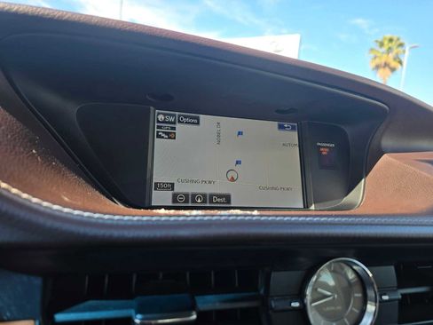 Used 2016 Lexus ES 300h w/ Navigation System Package FWD image 27