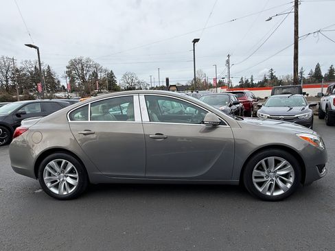 Used 2017 Buick Regal Premium w/ Driver Confidence Package #2 image 6