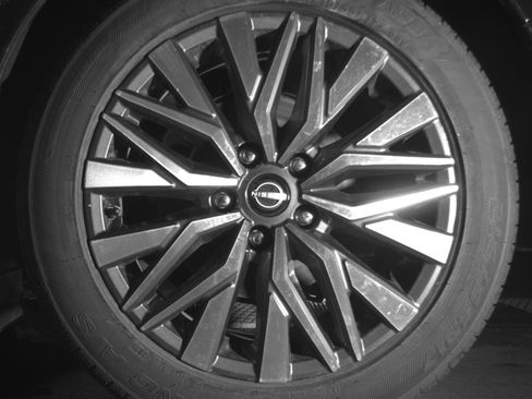 Used 2025 Nissan Altima 2.5 SV FWD image 14