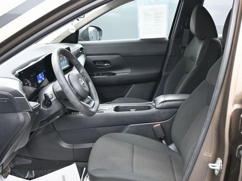 Used 2025 Nissan Kicks S image 17