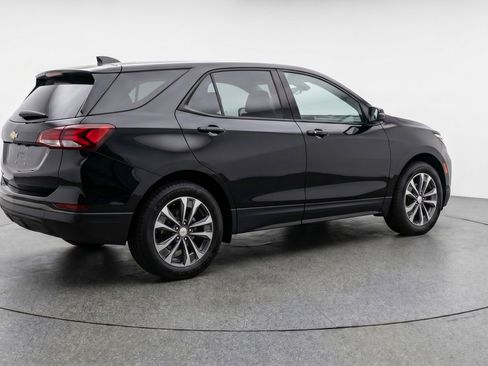 Used 2025 Chevrolet Equinox LT FWD image 9