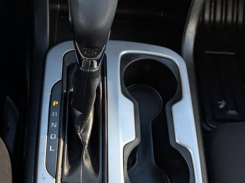 Used 2022 Chevrolet Colorado LT w/ Fleet Safety Package image 15