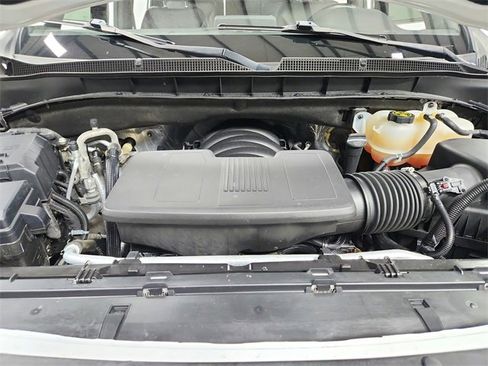 Used 2024 Chevrolet Suburban LT w/ Luxury Package image 17