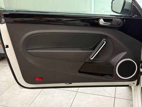 Used 2014 Volkswagen Beetle TDI image 15