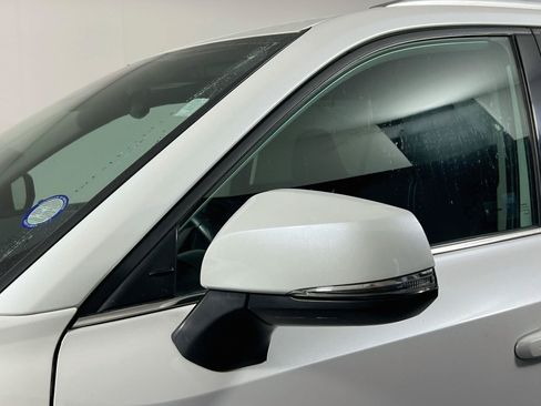 Used 2024 Toyota Grand Highlander FWD image 12