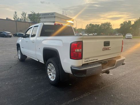 Used 2019 GMC Sierra 1500 SLE w/ SLE Value Package AWD/4WD image 3