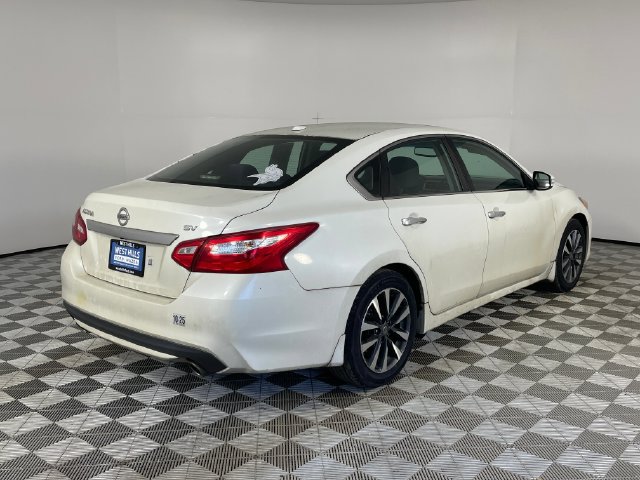 Used 2016 Nissan Altima 2.5 SV w/ Convenience Package FWD image 15