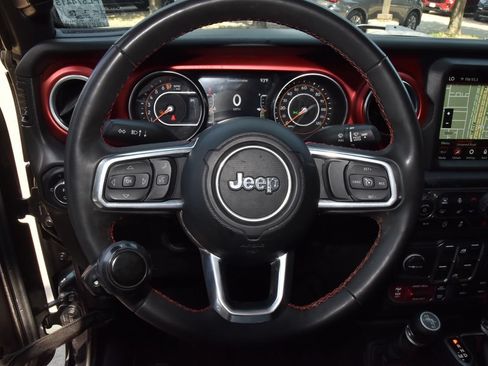 Used 2023 Jeep Gladiator Rubicon w/ Cold Weather Group AWD/4WD image 23