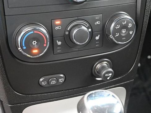 Used 2008 Chevrolet HHR LT FWD image 22