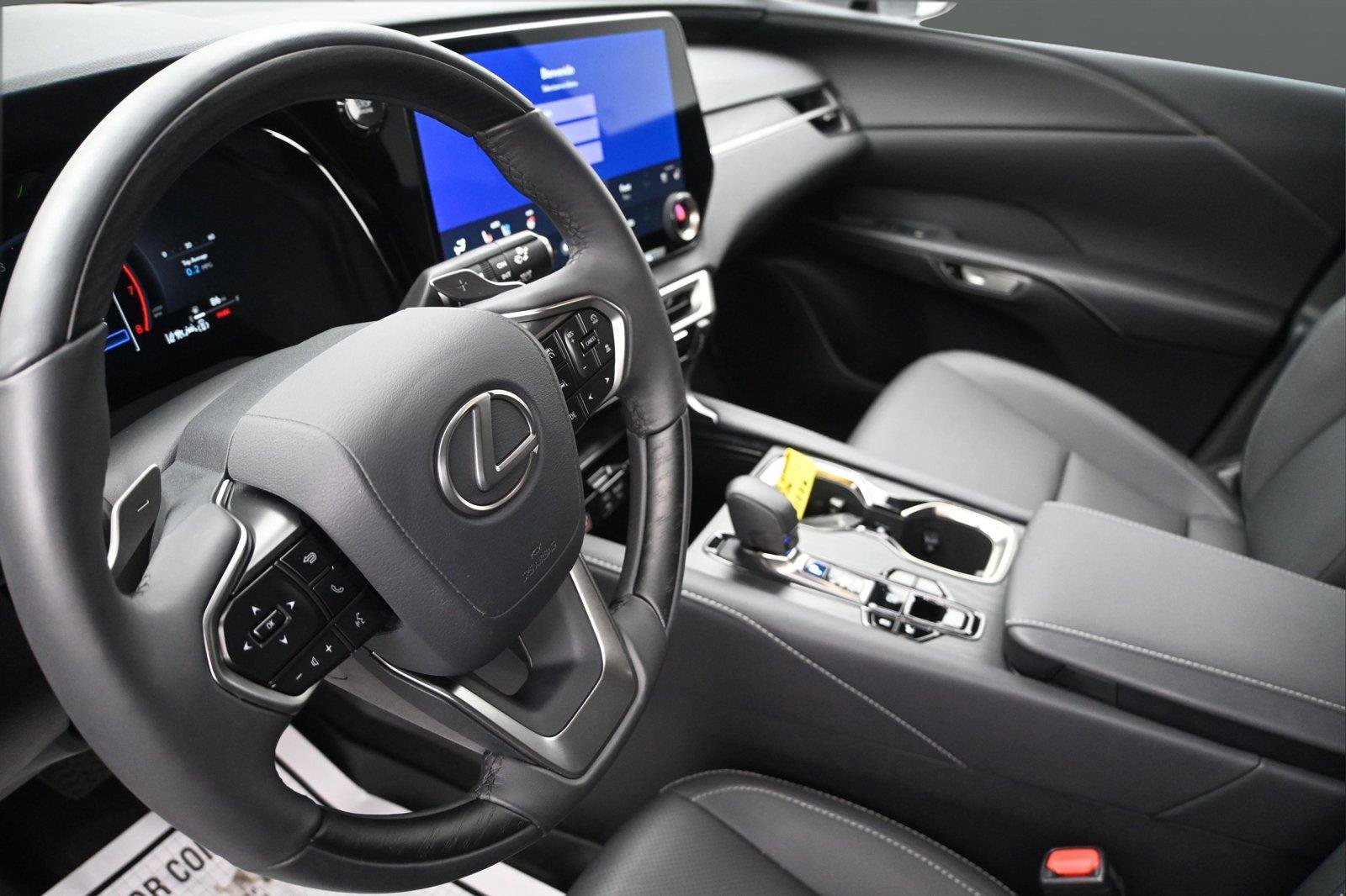 Used 2025 Lexus RX 350 Premium AWD/4WD image 2