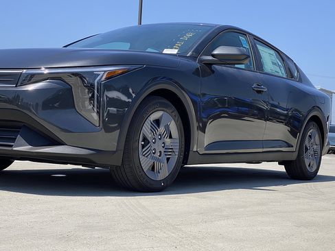 New 2026 Kia K4 FWD image 10