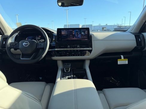 New 2026 Nissan Pathfinder SL image 20