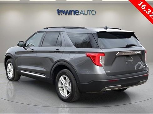 Used 2023 Ford Explorer XLT w/ Equipment Group 202A image 3