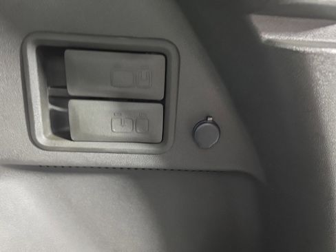 Used 2021 Chevrolet Equinox Premier image 33