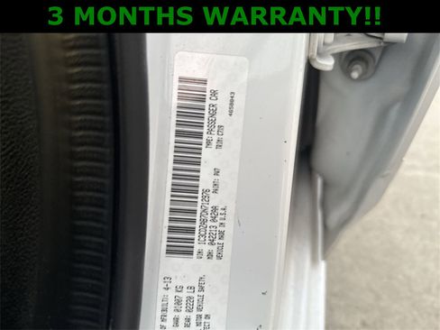 Used 2013 Dodge Avenger SE image 22