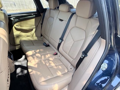 Used 2018 Porsche Macan S AWD/4WD image 8