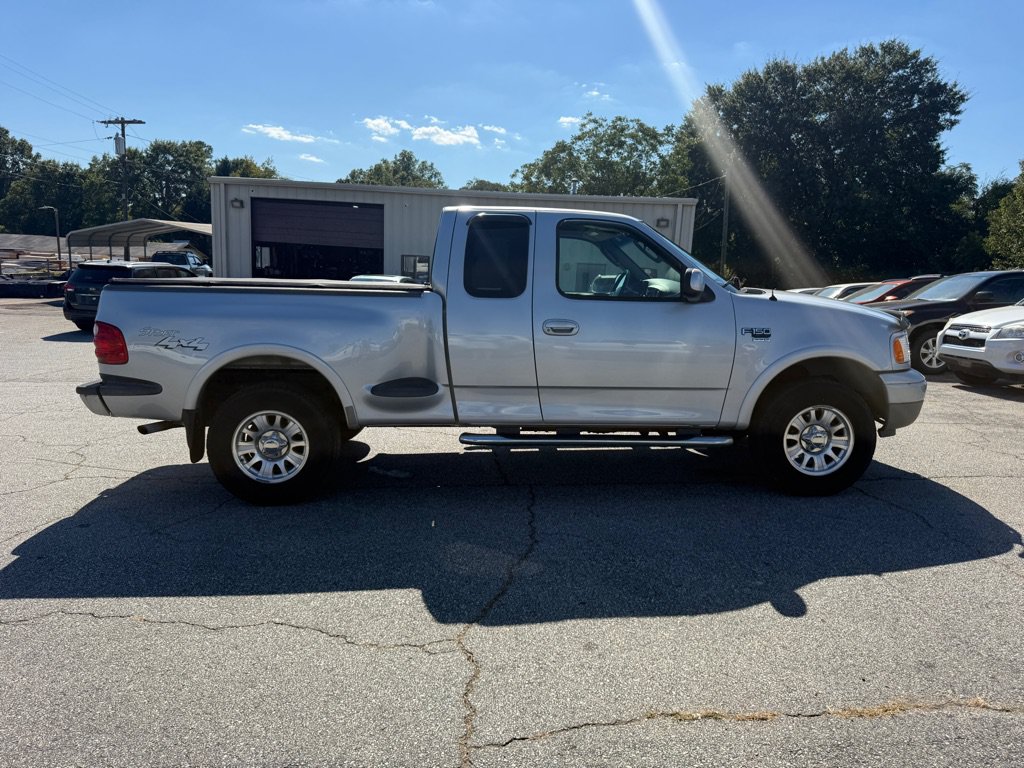Used 2002 Ford F150 XLT AWD/4WD image 8