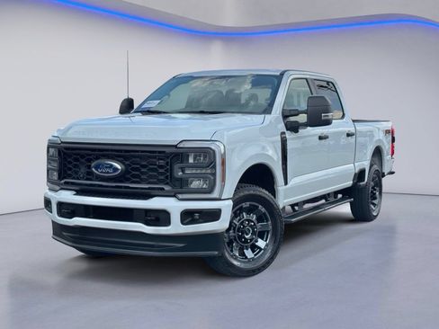 Certified 2025 Ford F250 XL w/ STX Appearance Package AWD/4WD image 2