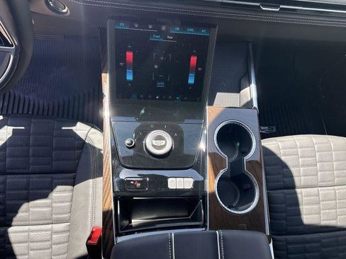 New 2026 Cadillac Escalade ESV Platinum Sport AWD/4WD image 18