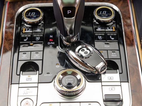 New 2026 Bentley Flying Spur Plug-In Hybrid image 22