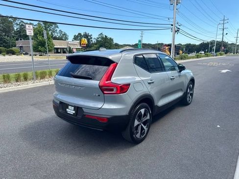 Used 2025 Volvo XC40 B5 Plus AWD/4WD image 5
