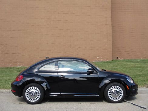 Used 2015 Volkswagen Beetle 1.8T FWD image 10