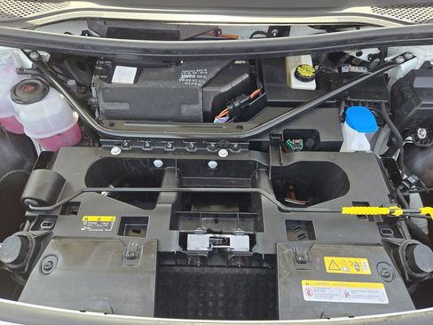 Used 2024 Volkswagen ID.4 Pro image 32