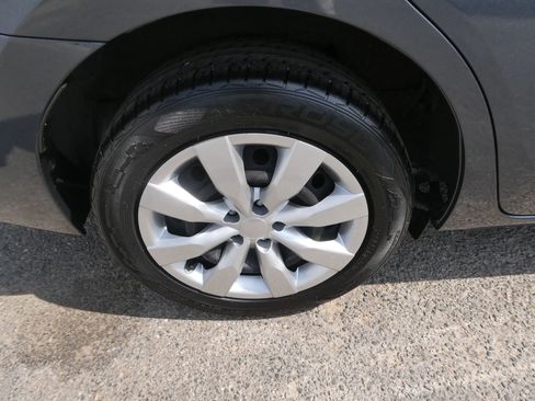 Used 2017 Toyota Corolla LE w/ Carpet Mat Package (TMS) FWD image 26