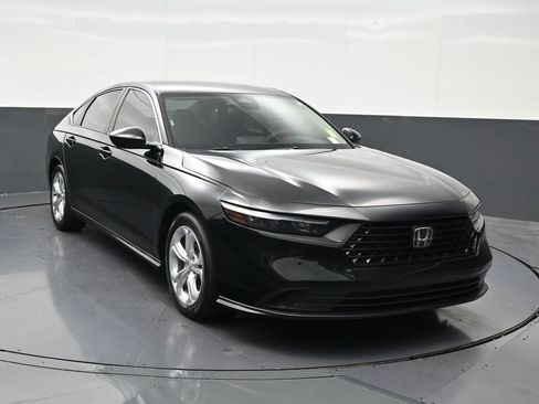 Used 2023 Honda Accord LX image 7