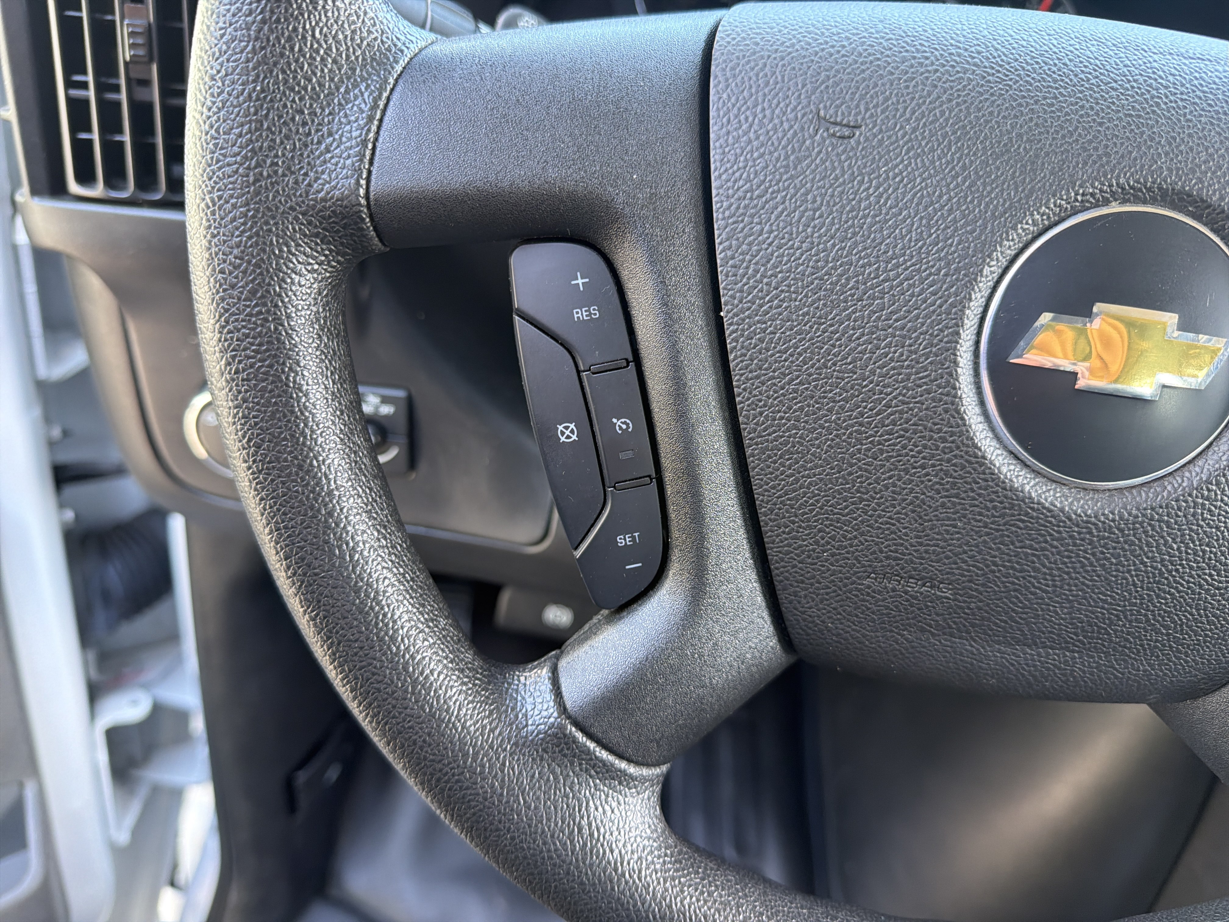 Used 2025 Chevrolet Express 2500 w/ Driver Convenience Package RWD image 19