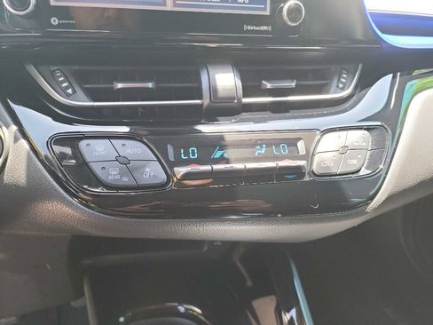 Used 2021 Toyota C-HR XLE FWD image 21