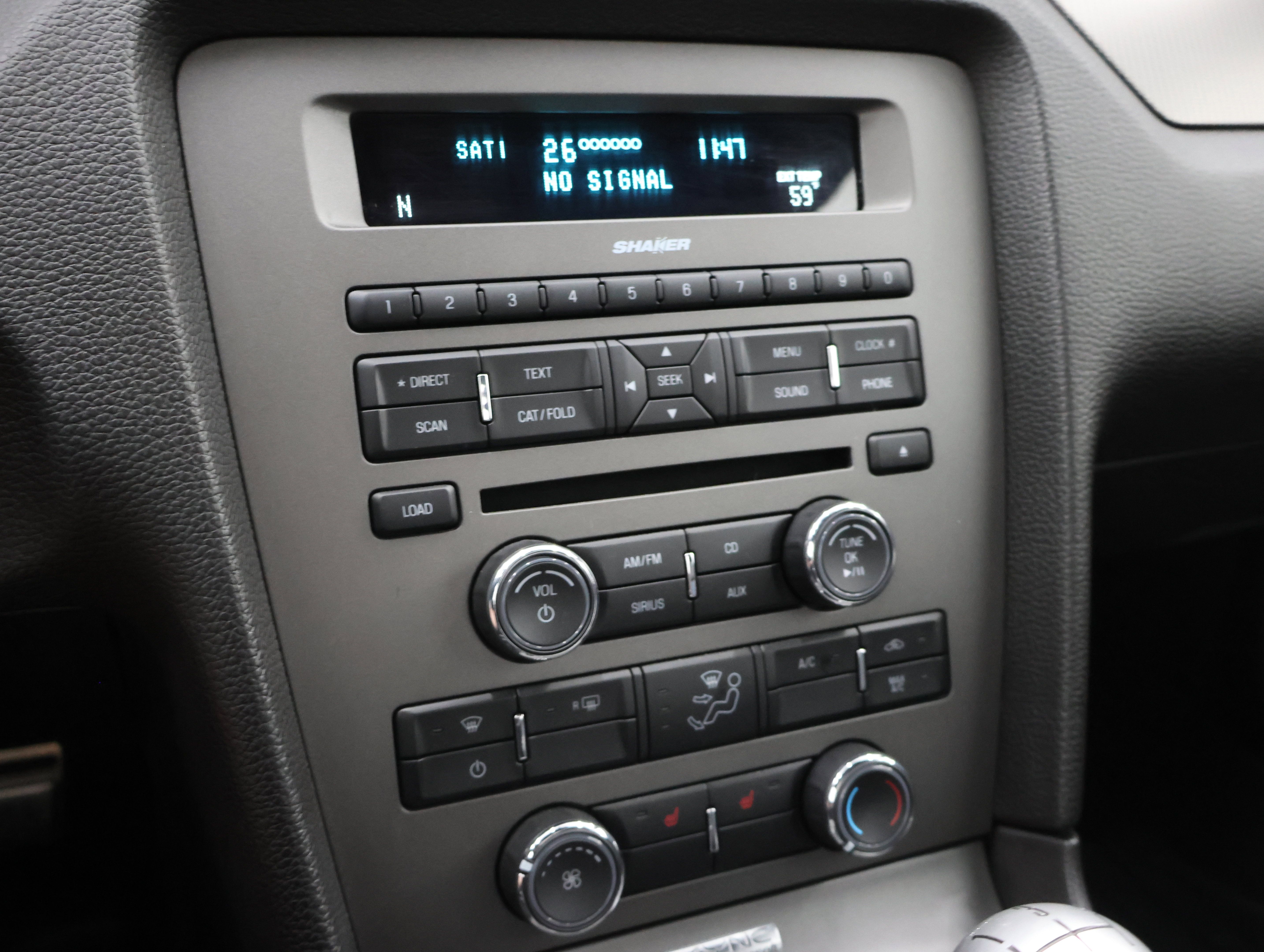 Used 2010 Ford Mustang GT RWD image 11